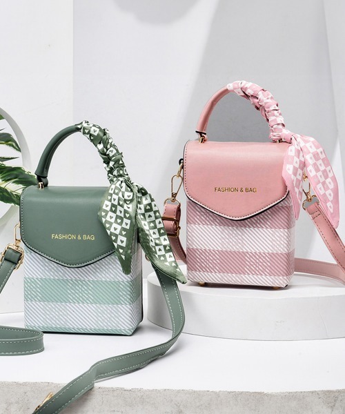 Miniministore（ミニミニストア）の「ミニショルダーバッグ スカーフ付き 縦型（ショルダーバッグ・レディース・ミント/ベージュ/ブラック/ピンク/イエロー/サックスブルー・FREE）」の11枚目の写真