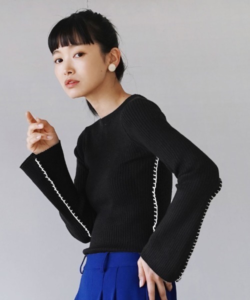 e-zakkamania stores（イーザッカマニアストアーズ）の「2WAY ブランケットステッチ フレアスリーブ リブカットソー（Tシャツ/カットソー・レディース・アイボリー/ブラック・フリー）」の4枚目の写真