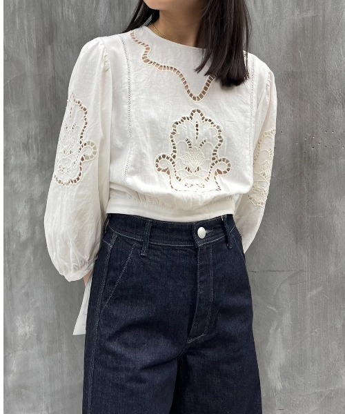 CASA FLINE（カーサフライン）の「ハンドカットワーク刺繍トップス（T