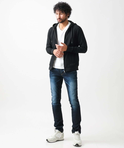 MICHEL KLEIN HOMME (ミッシェルクランオム)の「ブランドロゴ刺繍入りニットパーカー セットアップ(パーカー・メンズ・ブラック/ネイビー・MEDIUM/LARGE/X-LARGE)」の17枚目の写真