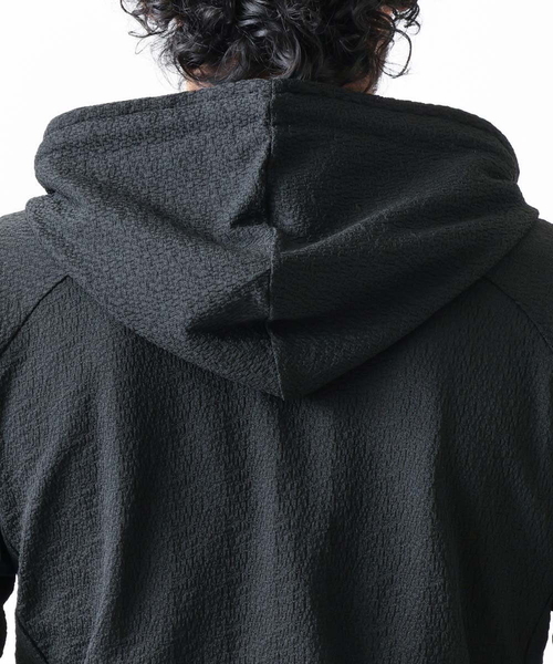 MICHEL KLEIN HOMME (ミッシェルクランオム)の「ブランドロゴ刺繍入りニットパーカー セットアップ(パーカー・メンズ・ブラック/ネイビー・MEDIUM/LARGE/X-LARGE)」の6枚目の写真