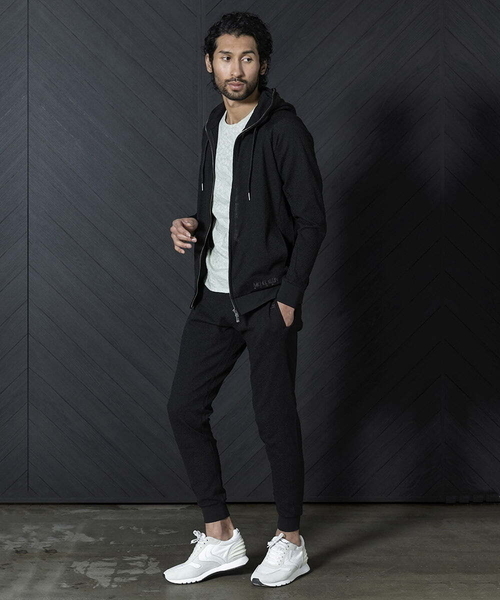 MICHEL KLEIN HOMME (ミッシェルクランオム)の「ブランドロゴ刺繍入りニットパーカー セットアップ(パーカー・メンズ・ブラック/ネイビー・MEDIUM/LARGE/X-LARGE)」の4枚目の写真
