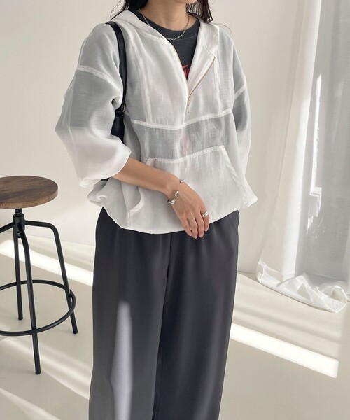 fredy emue（フレディエミュ）の「【新色登場！】シアーアノラックブルゾン（ブルゾン・レディース・ベージュ/オフホワイト/カーキ/グレー・38）」の9枚目の写真