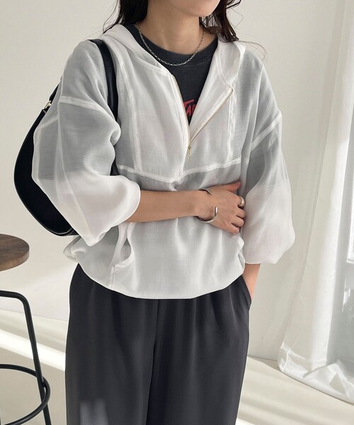 fredy emue（フレディエミュ）の「【新色登場！】シアーアノラックブルゾン（ブルゾン・レディース・ベージュ/オフホワイト/カーキ/グレー・38）」の10枚目の写真