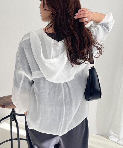 fredy emue（フレディエミュ）の「【新色登場！】シアーアノラックブルゾン（ブルゾン・レディース・ベージュ/オフホワイト/カーキ/グレー・38）」の15枚目の写真