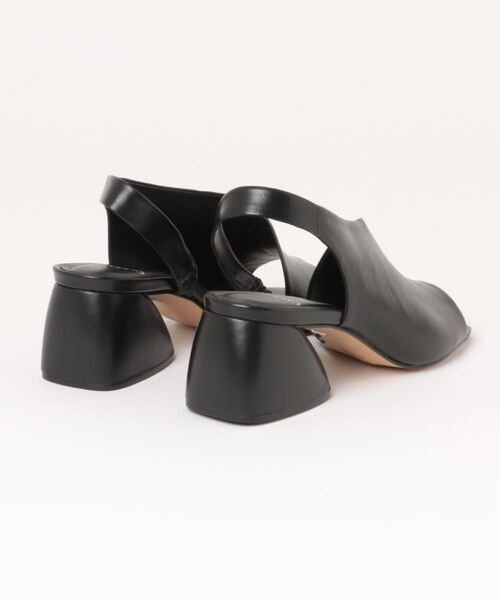 CARRANO(カラーノ)の「【CARRANO】スクエアトゥバックストラップサンダル(642002)(サンダル・レディース・ブラック/アイボリー/グレー・38/39/35/36/37)」の4枚目の写真