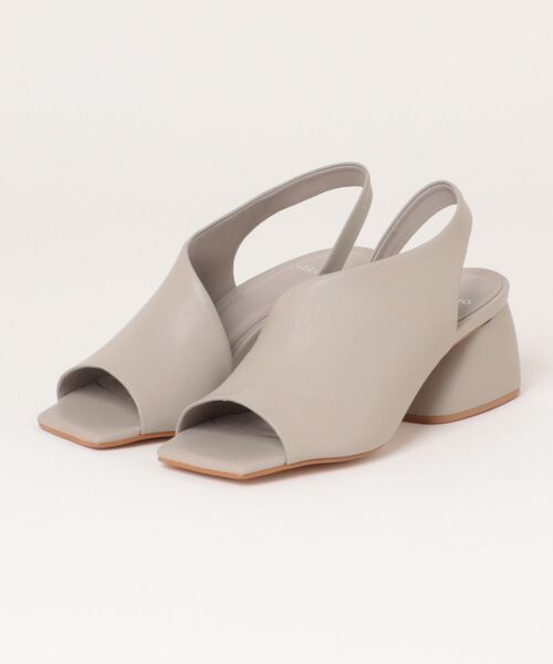 CARRANO(カラーノ)の「【CARRANO】スクエアトゥバックストラップサンダル(642002)(サンダル・レディース・ブラック/アイボリー/グレー・38/39/35/36/37)」の12枚目の写真