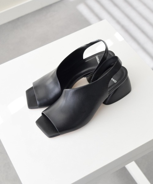 CARRANO(カラーノ)の「【CARRANO】スクエアトゥバックストラップサンダル(642002)(サンダル・レディース・ブラック/アイボリー/グレー・38/39/35/36/37)」の7枚目の写真