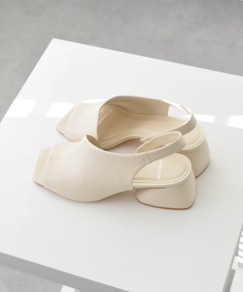 CARRANO(カラーノ)の「【CARRANO】スクエアトゥバックストラップサンダル(642002)(サンダル・レディース・ブラック/アイボリー/グレー・38/39/35/36/37)」の9枚目の写真