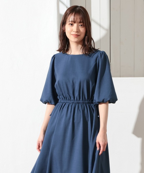 Honeys（ハニーズ）の「ドロスト使いワンピース（ワンピース・レディース・ブラック/ベージュ/ブルー・LL/3L/S/M/L）」の9枚目の写真