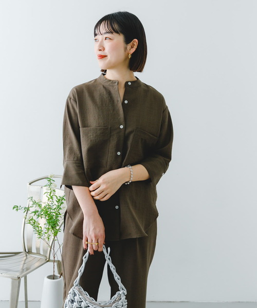 ITEMS URBANRESEARCH(アイテムズ アーバンリサーチ)の「『速乾/UVカット』『セットアップ対応』イージーケアドルマンシャツ(シャツ/ブラウス・レディース・チャコールグレー/モカ・FREE)」の1枚目の写真