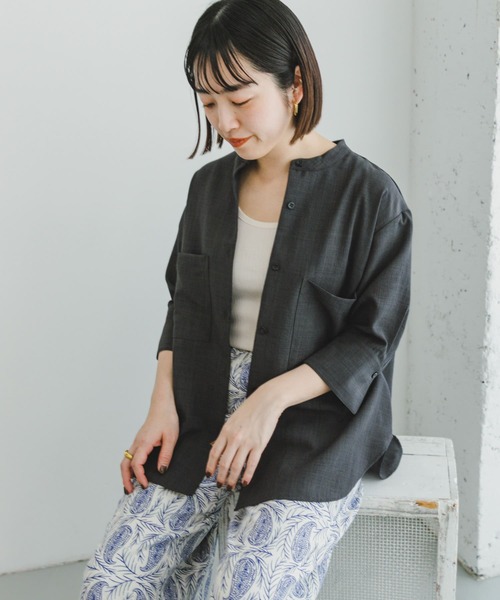 ITEMS URBANRESEARCH(アイテムズ アーバンリサーチ)の「『速乾/UVカット』『セットアップ対応』イージーケアドルマンシャツ(シャツ/ブラウス・レディース・チャコールグレー/モカ・FREE)」の9枚目の写真