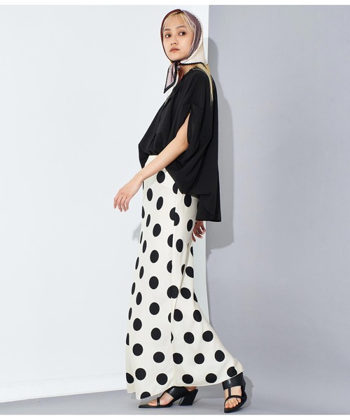 Settimissimo（セッティミッシモ）の「サテンドットプリントロングナロースカート（スカート・レディース・アイボリー/ブラック・FREE）」の9枚目の写真