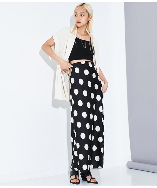 Settimissimo（セッティミッシモ）の「サテンドットプリントロングナロースカート（スカート・レディース・アイボリー/ブラック・FREE）」の15枚目の写真