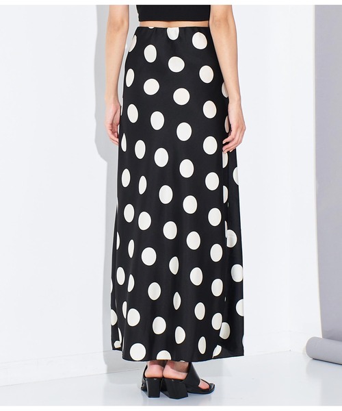 Settimissimo（セッティミッシモ）の「サテンドットプリントロングナロースカート（スカート・レディース・アイボリー/ブラック・FREE）」の18枚目の写真