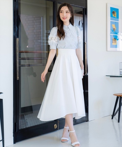 SWINGLE（スウィングル）の「配色リボンデザインタックフレアスカート（スカート・レディース・ライトベージュ/ブラック/レッド・FREE）」の2枚目の写真