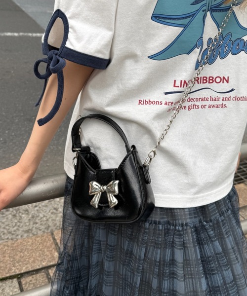 kutir(クティール)の「kutirlune/リボンミニバッグ(ハンドバッグ・レディース・シルバー/ブラック・FREE)」の1枚目の写真