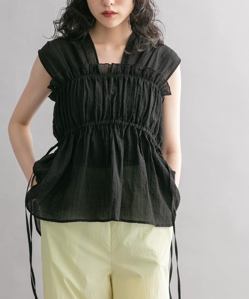 KBF（ケイビーエフ）の「ノースリーブギャザーブラウス（シャツ/ブラウス・レディース・ブラック/オレンジ系その他/レッド・ONE）」の2枚目の写真