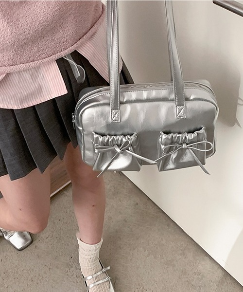 gossip!ロサンゼルス(ゴシップロサンゼルス)の「Y2K ダブルポケットリボンスクエアバッグ(ショルダーバッグ・レディース・ブラック/ワイン/シルバー/ベージュ・FREE)」の8枚目の写真