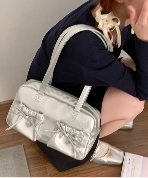 gossip!ロサンゼルス(ゴシップロサンゼルス)の「Y2K ダブルポケットリボンスクエアバッグ(ショルダーバッグ・レディース・ブラック/ワイン/シルバー/ベージュ・FREE)」の11枚目の写真