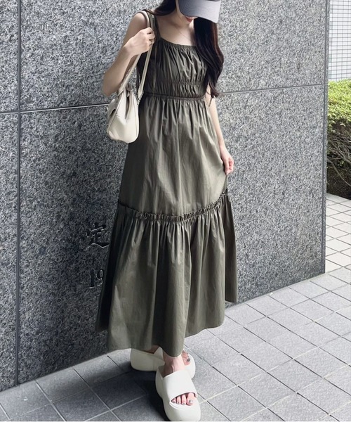 clear（クリア）の「無地柄アソート肩リボンキャミワンピース≪2024SS≫（ワンピース・レディース・カーキ/ブラック/ブルー系その他・F）」の3枚目の写真