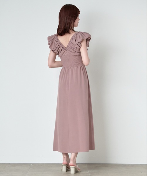 ☆未使用タグ付☆ スナイデル ボリューム・ワンピース オケージョン SNIDEL（スナイデル）の「Vネックボリュームワンピース