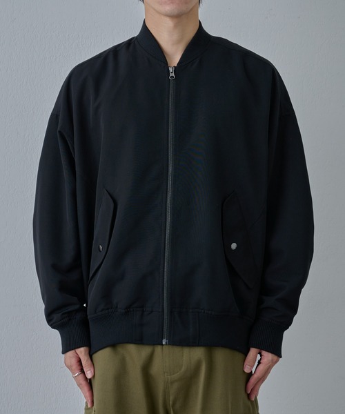 COLONY 2139（コロニートゥーワンスリーナイン）の「BIG MA-1（MA-1・メンズ・グレイッシュベージュ/ブラック・LARGE/MEDIUM）」の22枚目の写真