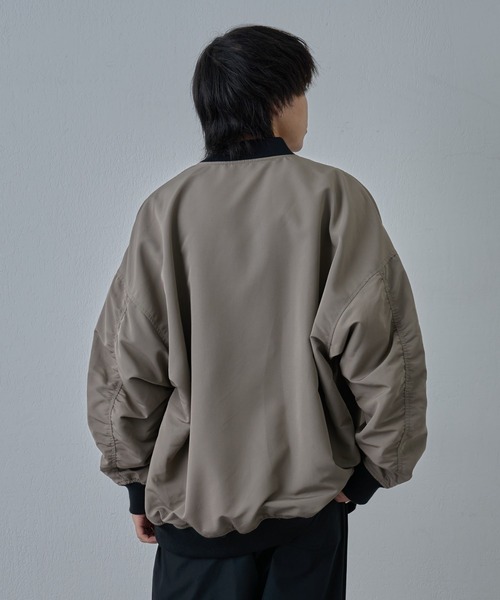 COLONY 2139（コロニートゥーワンスリーナイン）の「BIG MA-1（MA-1・メンズ・グレイッシュベージュ/ブラック・LARGE/MEDIUM）」の14枚目の写真