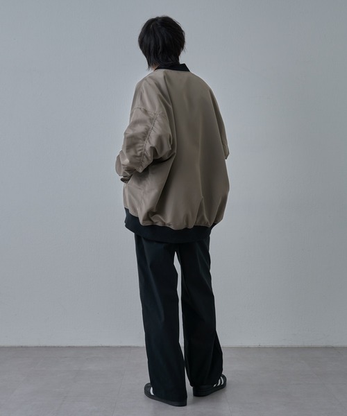 COLONY 2139（コロニートゥーワンスリーナイン）の「BIG MA-1（MA-1・メンズ・グレイッシュベージュ/ブラック・LARGE/MEDIUM）」の20枚目の写真