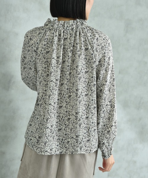 INTERPLANET(インタープラネット)の「デシン花柄ラグラン長袖ボウタイカラーブラウス(シャツ/ブラウス・レディース・オフホワイト/ブラック・MEDIUM/LARGE)」の19枚目の写真