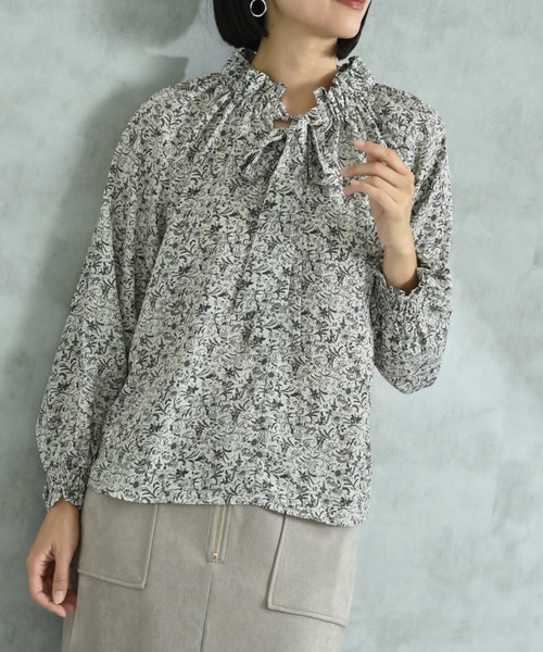 INTERPLANET(インタープラネット)の「デシン花柄ラグラン長袖ボウタイカラーブラウス(シャツ/ブラウス・レディース・オフホワイト/ブラック・MEDIUM/LARGE)」の17枚目の写真