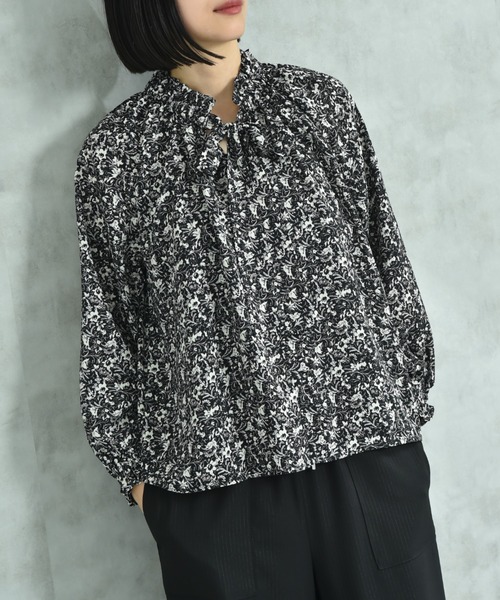 INTERPLANET(インタープラネット)の「デシン花柄ラグラン長袖ボウタイカラーブラウス(シャツ/ブラウス・レディース・オフホワイト/ブラック・MEDIUM/LARGE)」の12枚目の写真