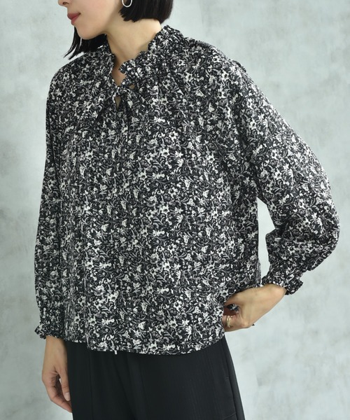INTERPLANET(インタープラネット)の「デシン花柄ラグラン長袖ボウタイカラーブラウス(シャツ/ブラウス・レディース・オフホワイト/ブラック・MEDIUM/LARGE)」の10枚目の写真