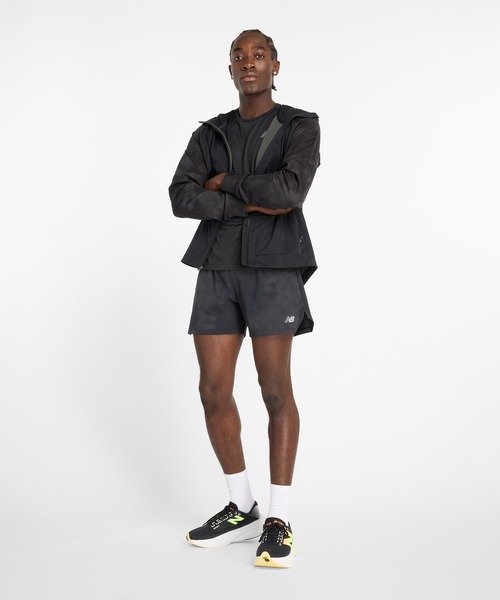 NEW BALANCE（ニューバランス）の「RC シームレス リフレクト 5インチショーツ（その他パンツ・メンズ・ブラック・MEDIUM/LARGE/X-LARGE/XX-LARGE）」の8枚目の写真