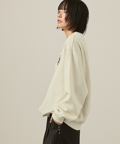 Snap club（スナップクラブ）の「【Snap club】ビッグシルエットヴィンテージ加工グラフィックスウェット（スウェット・レディース・ネイビー/ブラック系/ブラック/アイボリー・M/L）」の18枚目の写真