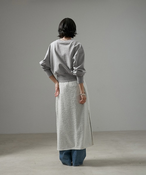 SALON adam et rope'（サロン アダム エ ロペ）の「【WEB限定】クロップド丈ハイウエスト裏毛プルオーバー/スウェット（Tシャツ/カットソー・レディース・チャコールグレー/グレー/オフホワイト・FREE）」の19枚目の写真