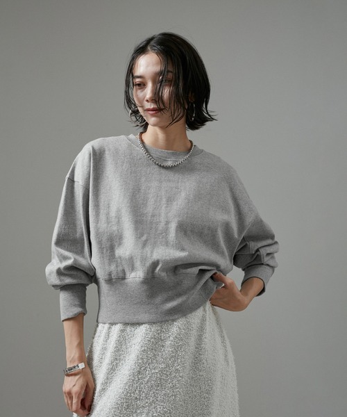 SALON adam et rope'（サロン アダム エ ロペ）の「【WEB限定】クロップド丈ハイウエスト裏毛プルオーバー/スウェット（Tシャツ/カットソー・レディース・チャコールグレー/グレー/オフホワイト・FREE）」の13枚目の写真