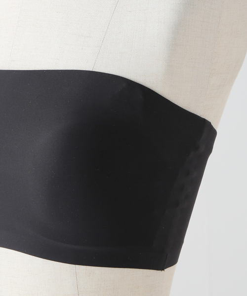 IENA(イエナ)の「NICENICE MOMENT/ナイスナイスモーメント TUBE TOP チューブトップ NNM03-24003-001(チューブトップ・レディース・ベージュ/ブラウン/ブラック・SMALL/MEDIUM)」の8枚目の写真