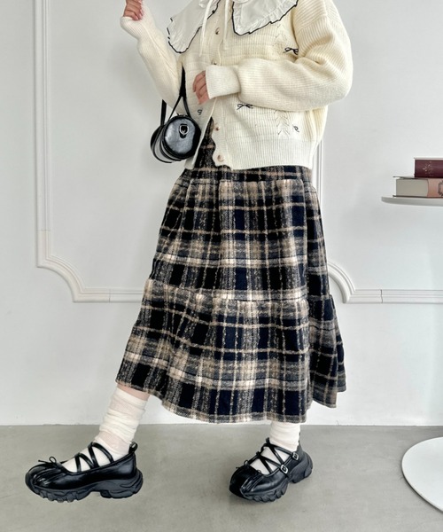 Loueme(ルエム)の「モッサチェックティアードスカート(スカート・レディース・レッド/ライトブルー/ネイビー・FREE)」の14枚目の写真