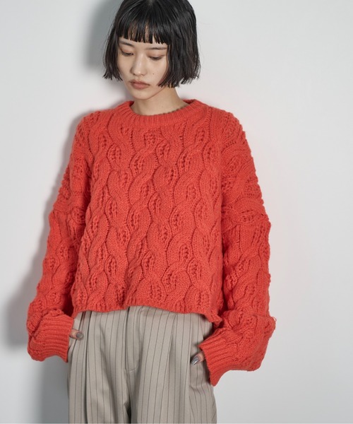 THE YOn（ザヨン）の「ケーブルクロップドニットプルオーバー（ニット/セーター・レディース・オレンジ/チャコール/アイボリー/ブラック/ブラウン/ライトグリーン・FREE）」の6枚目の写真