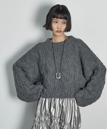 ケーブルクロップドニットプルオーバー