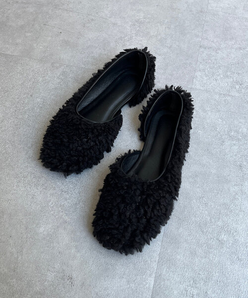 DouDou（ドゥドゥ）の「サイドオープンボアパンプス（バレエシューズ・レディース・ベージュ/ブラック・SMALL/LARGE/MEDIUM）」の2枚目の写真