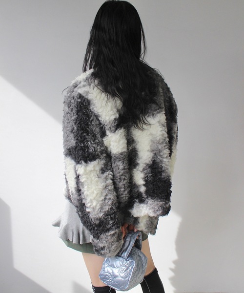 SANSeLF(サンセルフ)の「マーブルノーカラーファーコート【SANSeLF】sanw24a032(その他アウター・レディース・ブラウン/ブラック・FREE)」の15枚目の写真