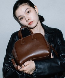 Beau're（ヴュレ）の「BEAURE ヴュレ スクエア ボックス ボストン（ショルダーバッグ）」