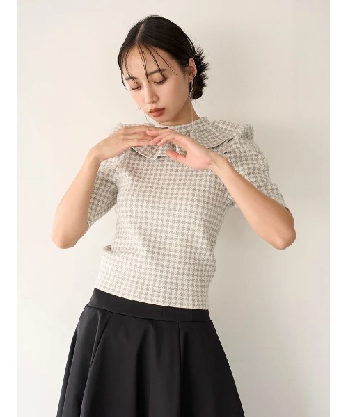 SNIDEL（スナイデル）の「【WEB限定】フリルカラーニットプル