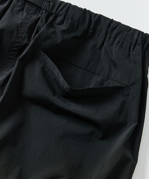 FREAK'S STORE（フリークスストア）の「限定展開 スリムフィット ストレッチナイロン クライミングパンツ（その他パンツ・メンズ・ネイビー/チャコールグレー/ブラック・LARGE/MEDIUM/SMALL）」の14枚目の写真