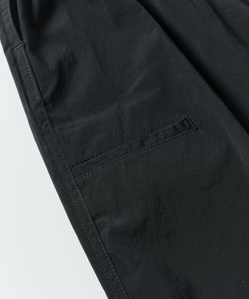 FREAK'S STORE（フリークスストア）の「限定展開 スリムフィット ストレッチナイロン クライミングパンツ（その他パンツ・メンズ・ネイビー/チャコールグレー/ブラック・LARGE/MEDIUM/SMALL）」の15枚目の写真