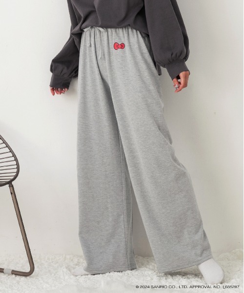 sanrio(サンリオ)の「【HELLO KITTY】スムースルームウエア(ルームウェア/パジャマ・レディース・オフホワイト/チャコール・FREE)」の20枚目の写真