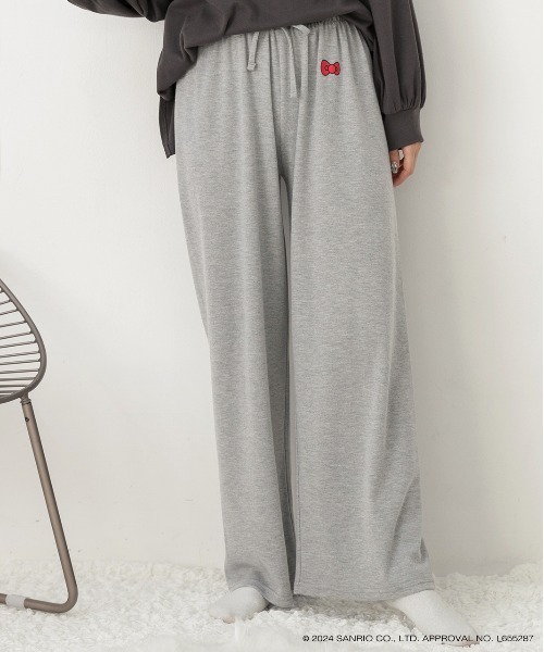 sanrio(サンリオ)の「【HELLO KITTY】スムースルームウエア(ルームウェア/パジャマ・レディース・オフホワイト/チャコール・FREE)」の22枚目の写真