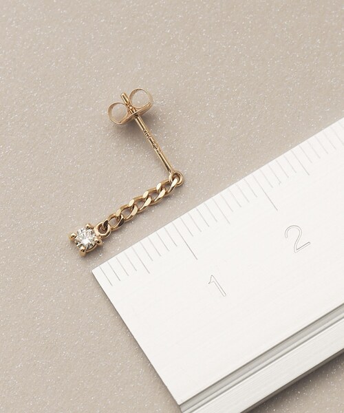 COCOSHNIK(ココシュニック)の「K10ダイヤモンド キヘイハンギングダイヤ スタッドピアス(ピアス(両耳用)・レディース・イエローゴールド・00)」の2枚目の写真